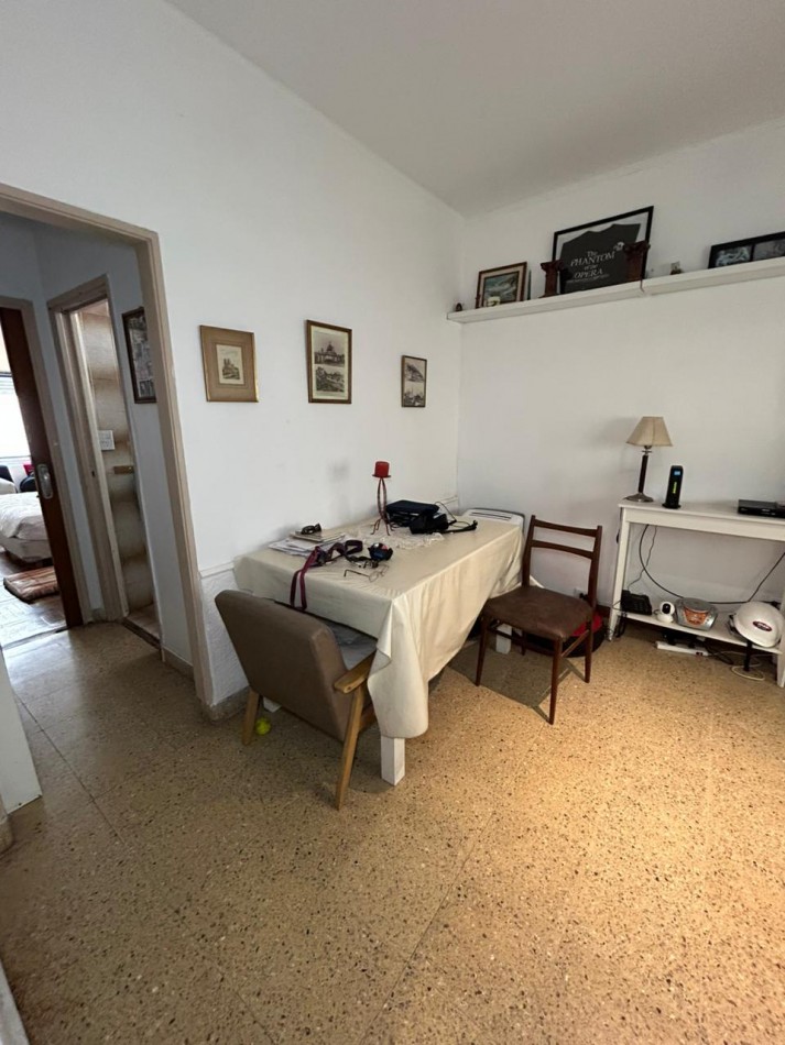 DEPARTAMENTO DOS AMBIENTES CONTRAFRENTE CON ESPACIO DE COCHERA.VARESE