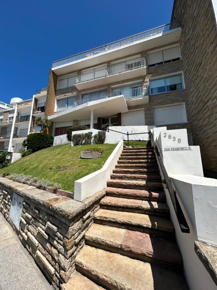 DEPARTAMENTO DOS AMBIENTES CONTRAFRENTE CON ESPACIO DE COCHERA.VARESE