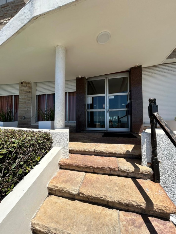 DEPARTAMENTO DOS AMBIENTES CONTRAFRENTE CON ESPACIO DE COCHERA.VARESE