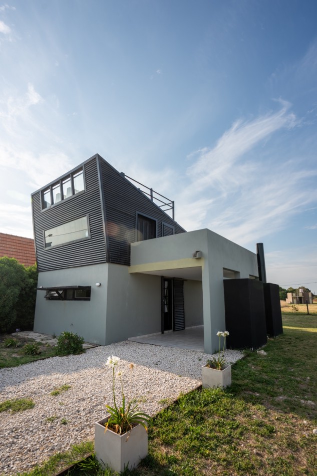 CASA DOS AMBIENTES AMPLIOS. EL MARQUESADO