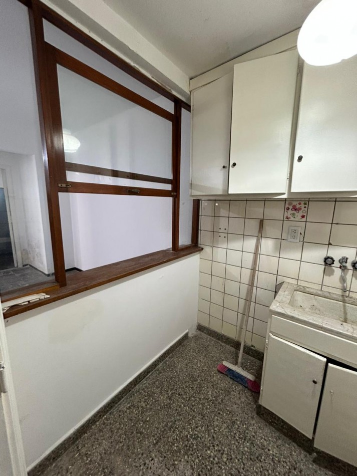 DEPARTAMENTO DOS AMBIENTES CONTRAFRENTE.ZONA CENTRO.