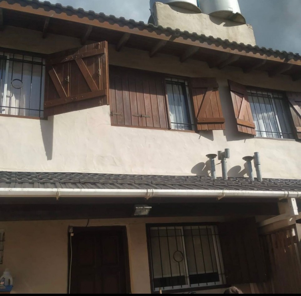 DUPLEX 3 AMBIENTES CON COCHERA .SANTA CLARA DEL MAR