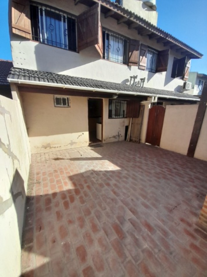 DUPLEX 3 AMBIENTES CON COCHERA .SANTA CLARA DEL MAR