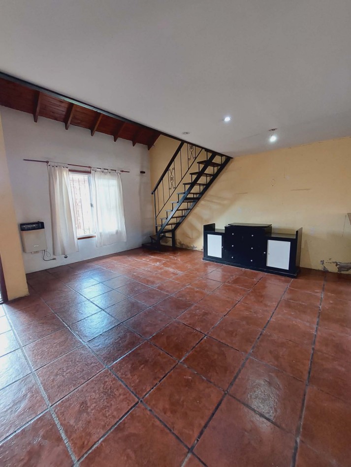 DUPLEX 3 AMBIENTES CON COCHERA .SANTA CLARA DEL MAR