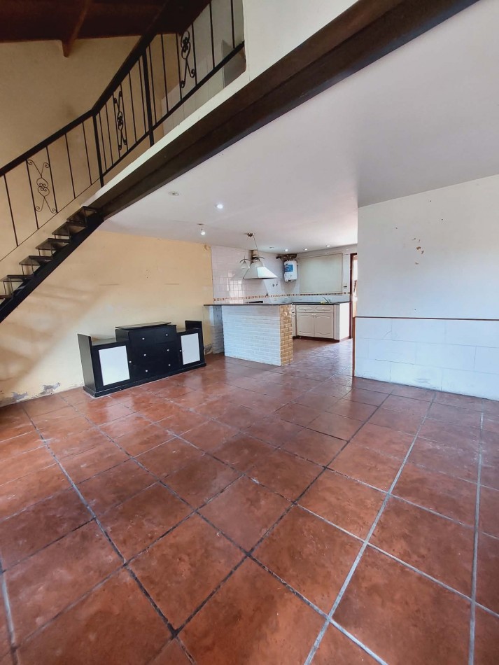 DUPLEX 3 AMBIENTES CON COCHERA .SANTA CLARA DEL MAR