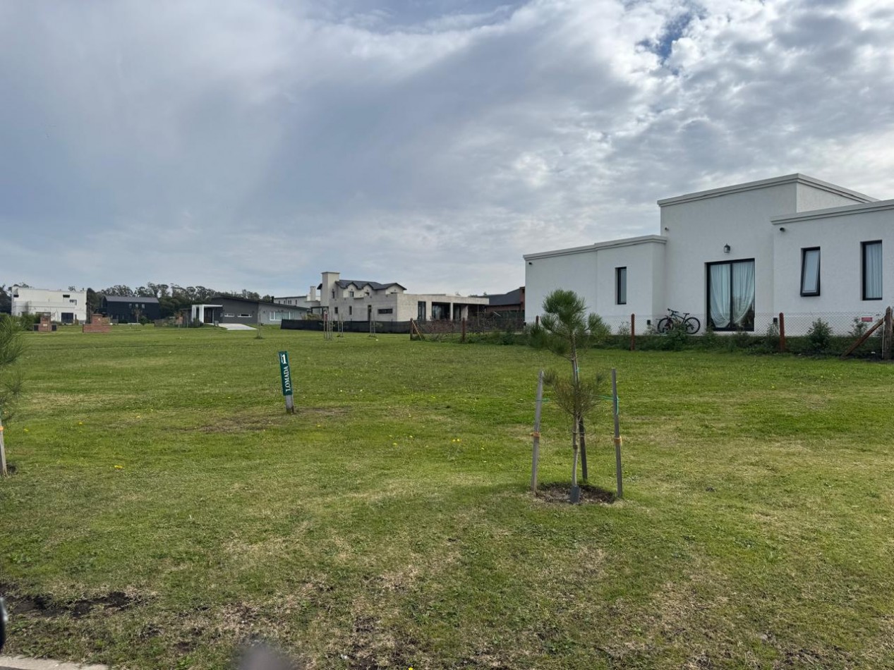LOTE EN CASONA DE HARAS BARRIO LOMADA