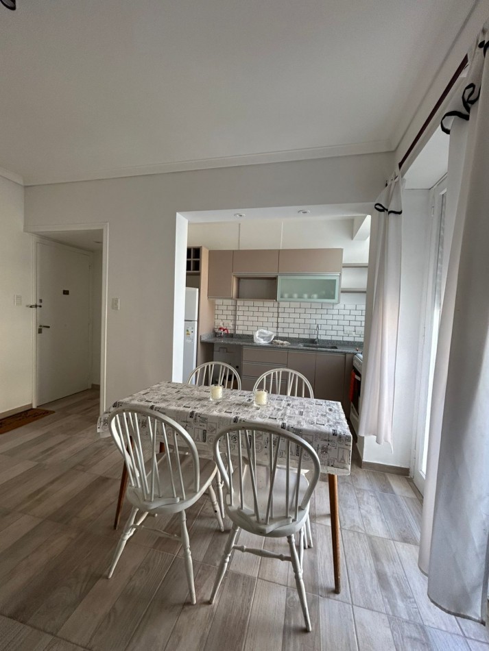 DEPARTAMENTO DOS AMBIENTES RECICLADO CONTRAFRENTE BALCON FRANCES.