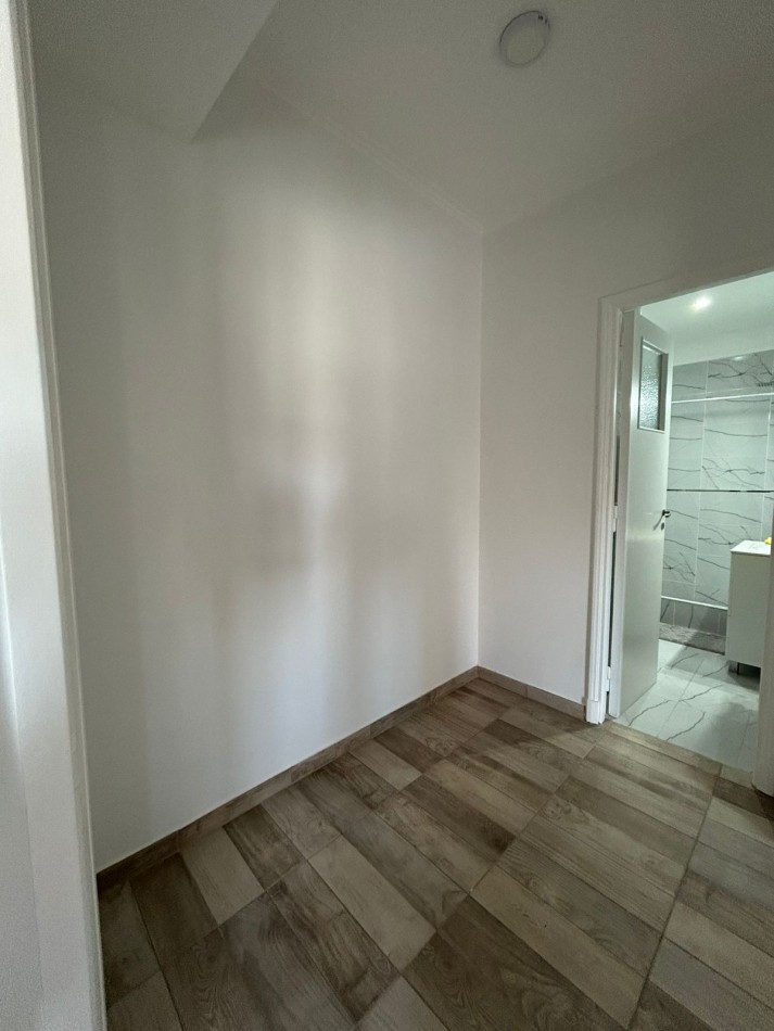 DEPARTAMENTO DOS AMBIENTES RECICLADO CONTRAFRENTE BALCON FRANCES.