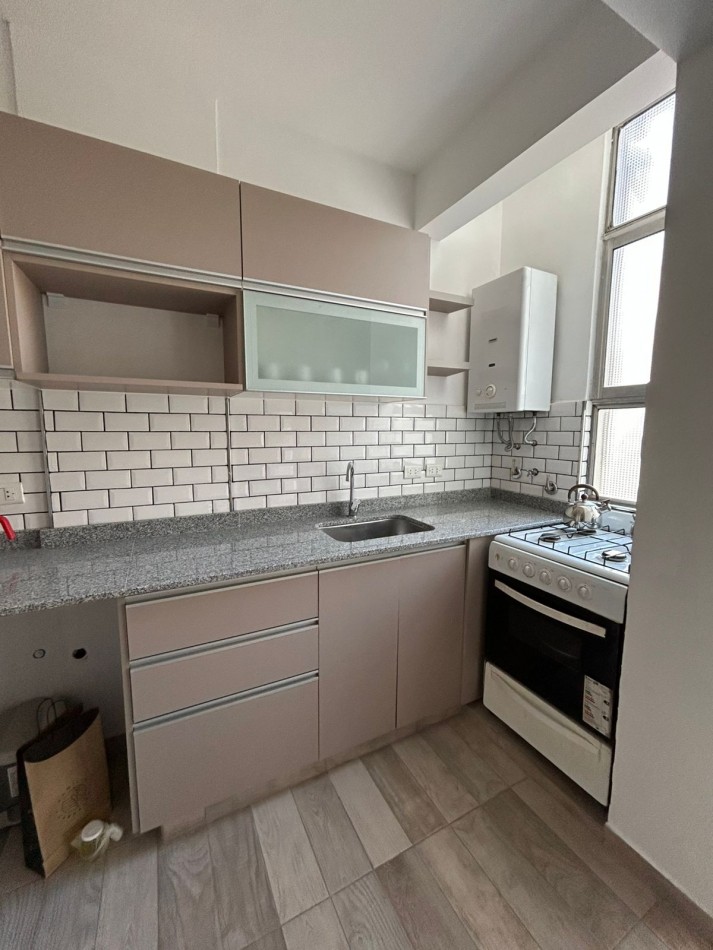 DEPARTAMENTO DOS AMBIENTES RECICLADO CONTRAFRENTE BALCON FRANCES.