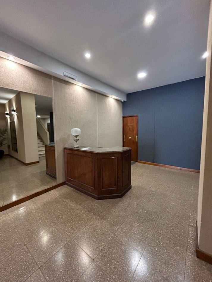 DEPARTAMENTO DOS AMBIENTES RECICLADO CONTRAFRENTE BALCON FRANCES.