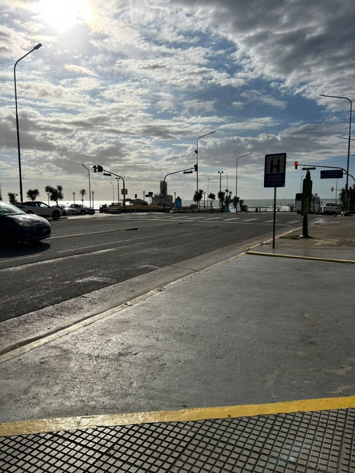 DEPARTAMENTO DOS AMBIENTES RECICLADO CONTRAFRENTE BALCON FRANCES.