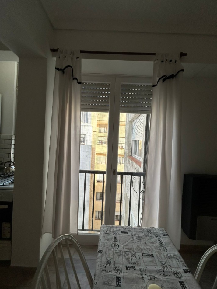 DEPARTAMENTO DOS AMBIENTES RECICLADO CONTRAFRENTE BALCON FRANCES.