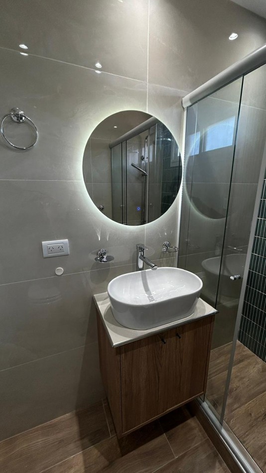 DEPARTAMENTO DOS AMBIENTES CON DEPENDENCIA.COCHERA DOBLE .LA PERLA