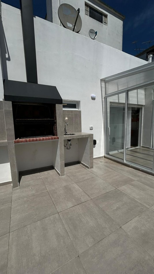 DEPARTAMENTO DOS AMBIENTES CON TERRAZA PROPIA.