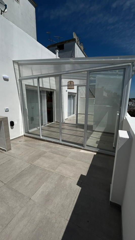 DEPARTAMENTO DOS AMBIENTES CON TERRAZA PROPIA.