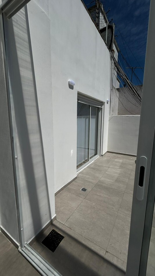 DEPARTAMENTO DOS AMBIENTES CON TERRAZA PROPIA.