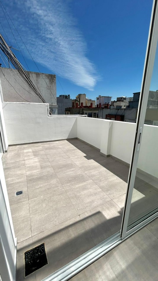 DEPARTAMENTO DOS AMBIENTES CON TERRAZA PROPIA.
