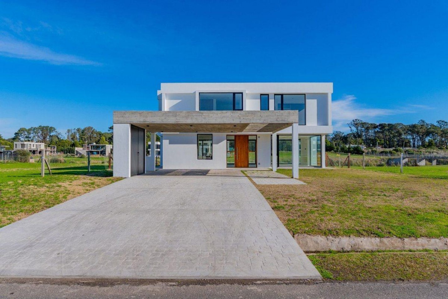 CASA 5 AMBIENTES CON PILETA.RUMENCO JOVEN