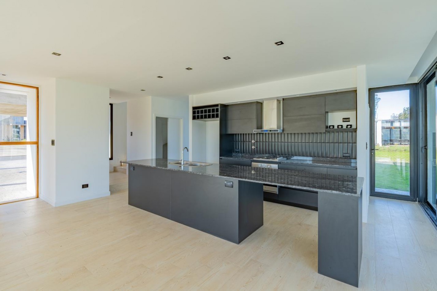 CASA 5 AMBIENTES CON PILETA.RUMENCO JOVEN