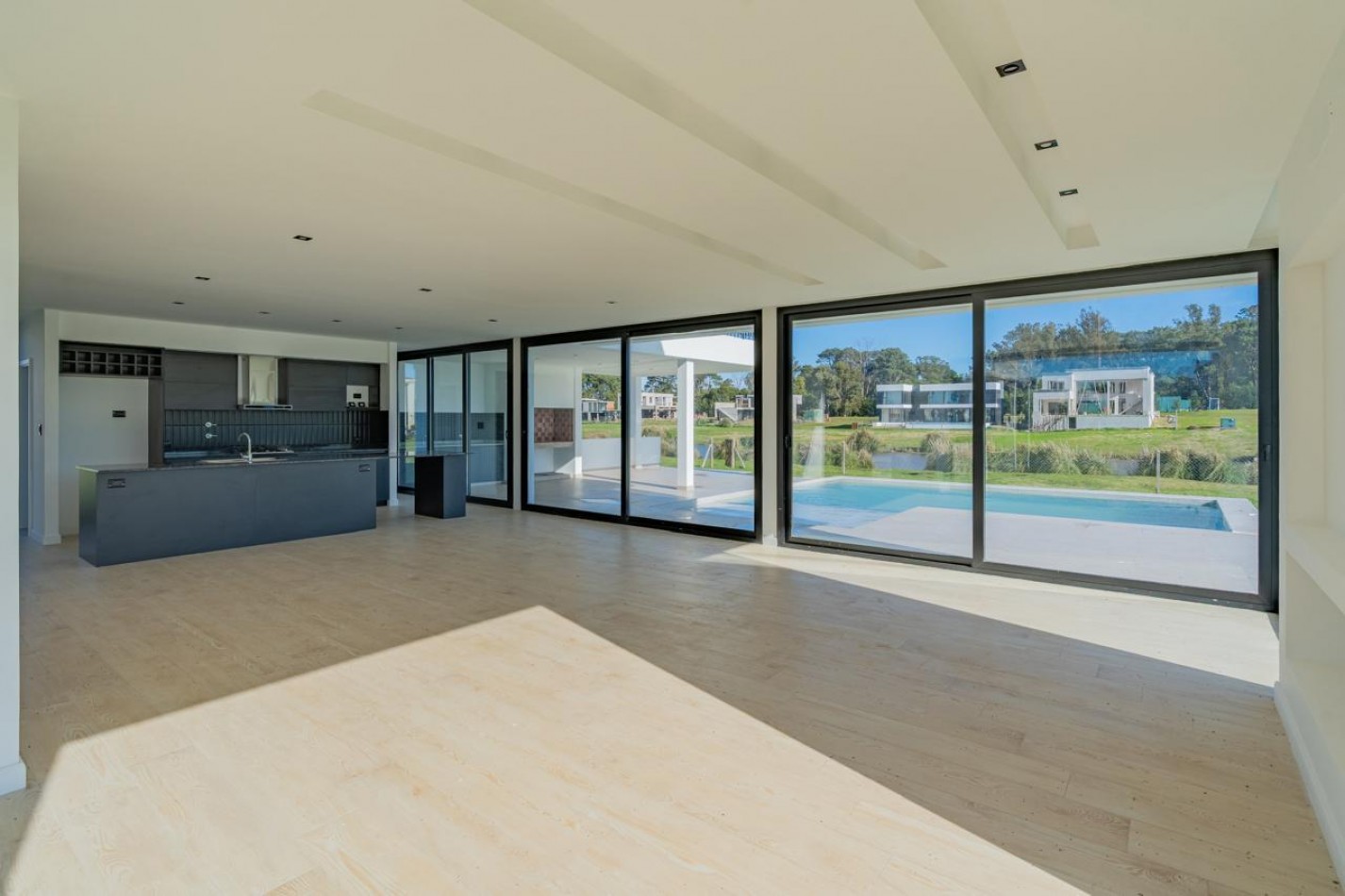 CASA 5 AMBIENTES CON PILETA.RUMENCO JOVEN