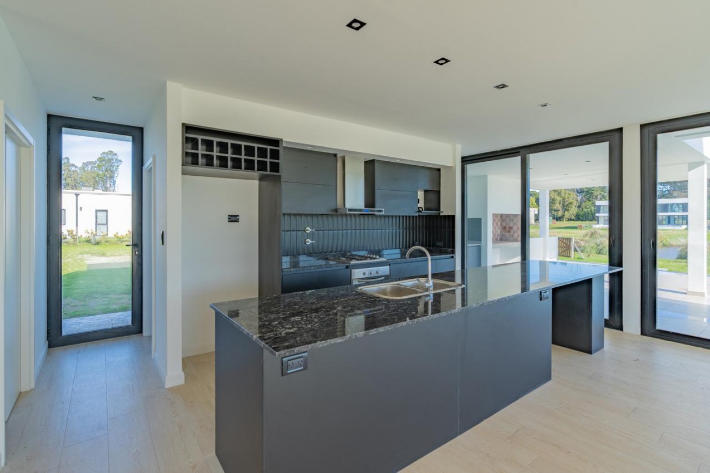 CASA 5 AMBIENTES CON PILETA.RUMENCO JOVEN