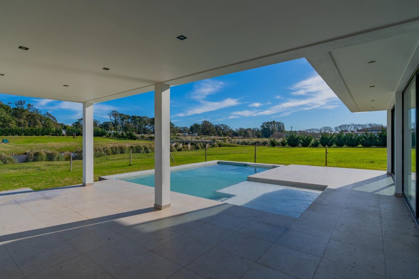 CASA 5 AMBIENTES CON PILETA.RUMENCO JOVEN