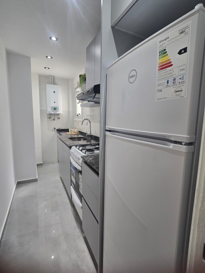 DEPARTAMENTO MONOAMBIENTE RECICLADO CON TERRAZA.PLAZA COLON