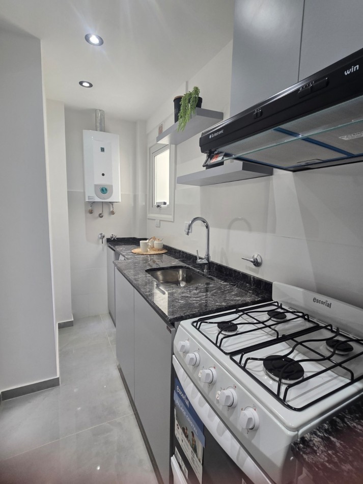 DEPARTAMENTO MONOAMBIENTE RECICLADO CON TERRAZA.PLAZA COLON