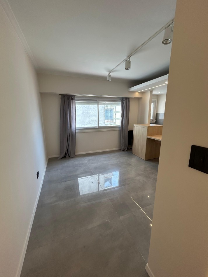 DEPARTAMENTO DOS AMBIENTES RECICLADO  CONTRAFRENTE ABIERTO.