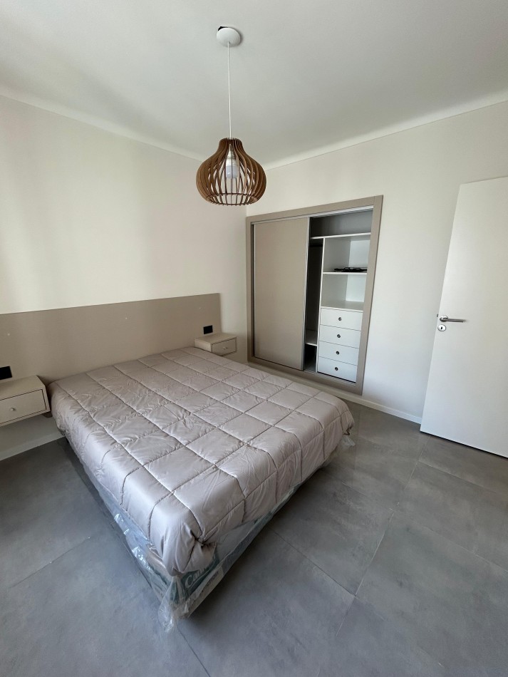 DEPARTAMENTO DOS AMBIENTES RECICLADO  CONTRAFRENTE ABIERTO.