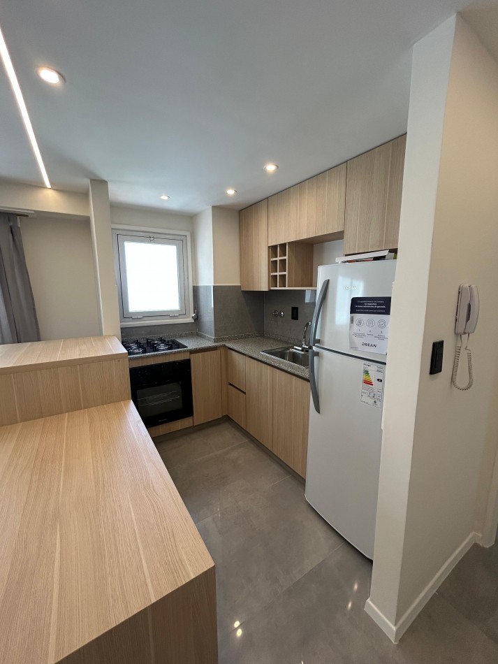 DEPARTAMENTO DOS AMBIENTES RECICLADO  CONTRAFRENTE ABIERTO.