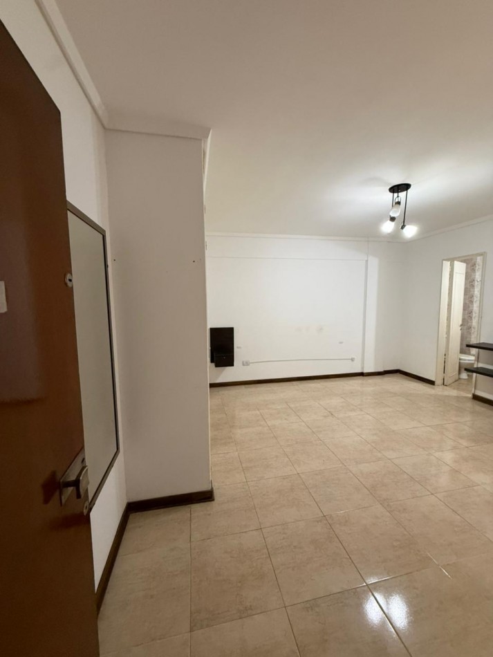 DEPARTAMENTO MONOAMBIENTE .ZONA PLAZA COLON