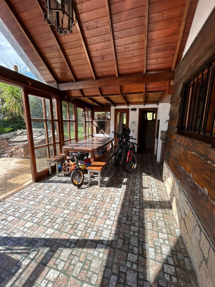 CASA 4 AMBIENTES CON PARQUE Y PILETA CLIMATIZADA.APTA CREDITO. SIERRAS DE LOS PADRES.