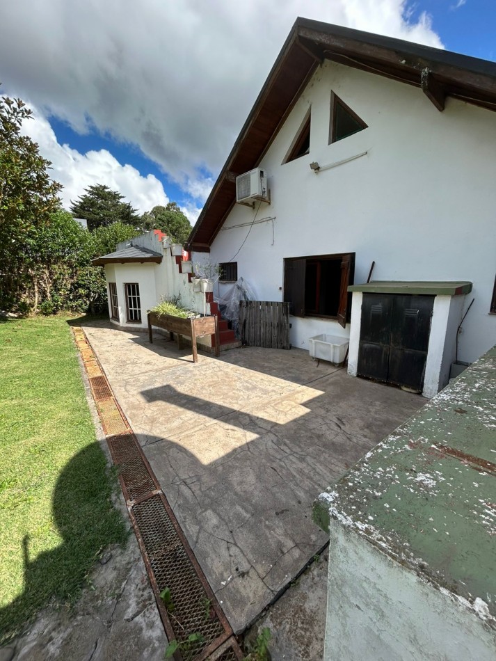 CASA 4 AMBIENTES CON PARQUE Y PILETA CLIMATIZADA.APTA CREDITO. SIERRAS DE LOS PADRES.