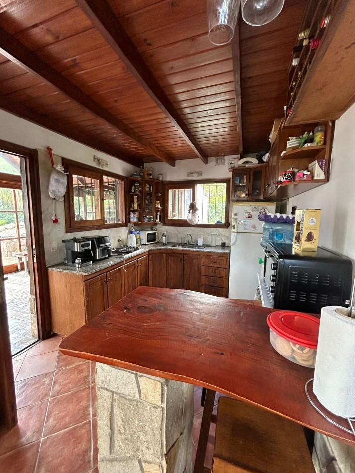 CASA 4 AMBIENTES CON PARQUE Y PILETA CLIMATIZADA.APTA CREDITO. SIERRAS DE LOS PADRES.