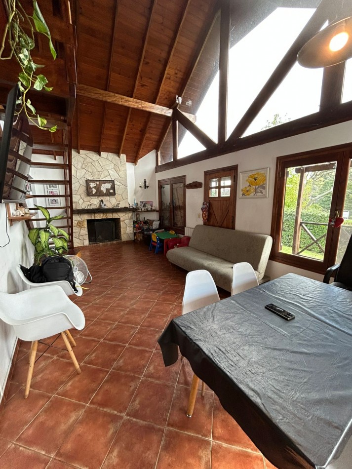 CASA 4 AMBIENTES CON PARQUE Y PILETA CLIMATIZADA.APTA CREDITO. SIERRAS DE LOS PADRES.