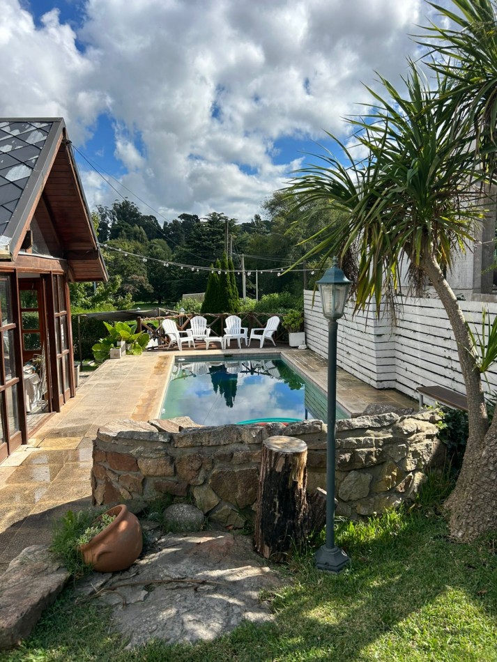 CASA 4 AMBIENTES CON PARQUE Y PILETA CLIMATIZADA.APTA CREDITO. SIERRAS DE LOS PADRES.