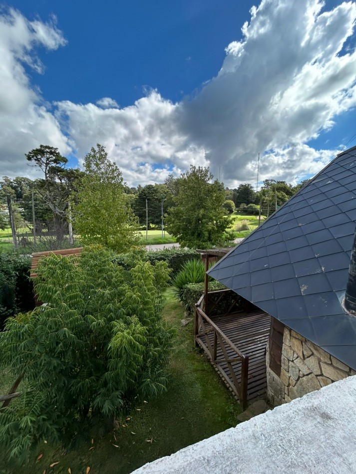 CASA 4 AMBIENTES CON PARQUE Y PILETA CLIMATIZADA.APTA CREDITO. SIERRAS DE LOS PADRES.
