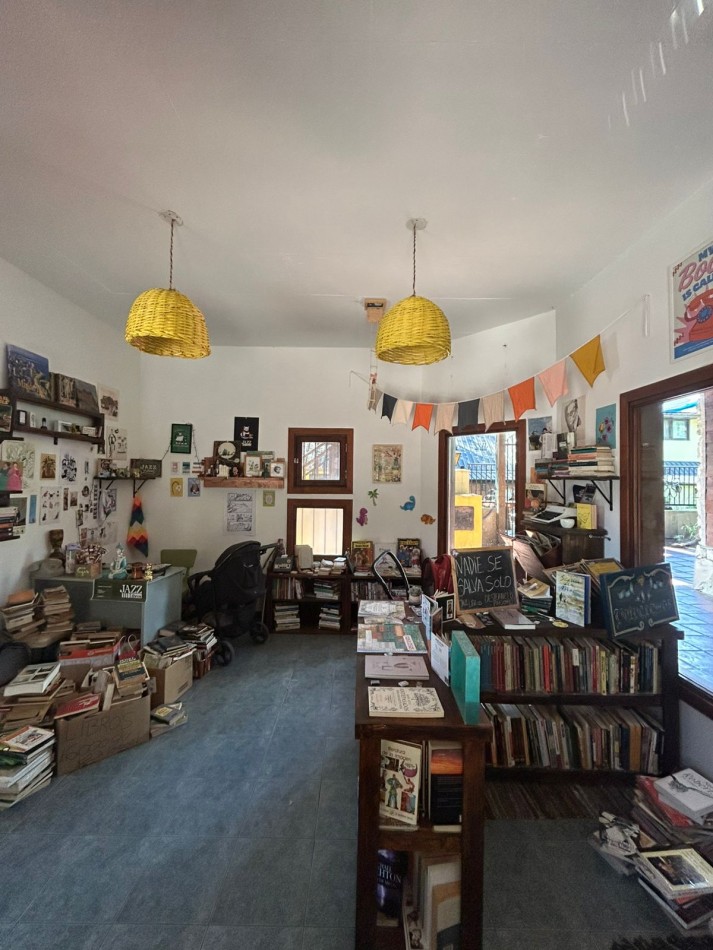 Venta de local comercial en Sierra de los Padres.