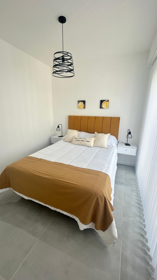 Departamento dos ambientes reciclado con balcon.