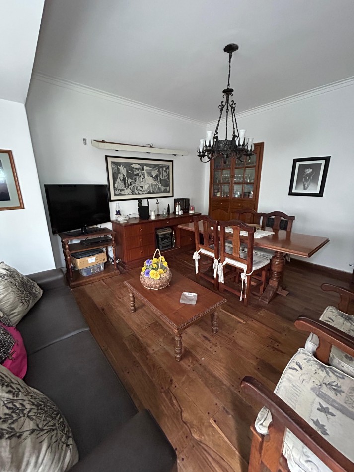 PH 4 AMBIENTES CON PATIO Y LOCAL. MACROCENTRO. APTO CREDITO