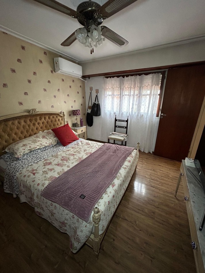 PH 4 AMBIENTES CON PATIO Y LOCAL. MACROCENTRO. APTO CREDITO