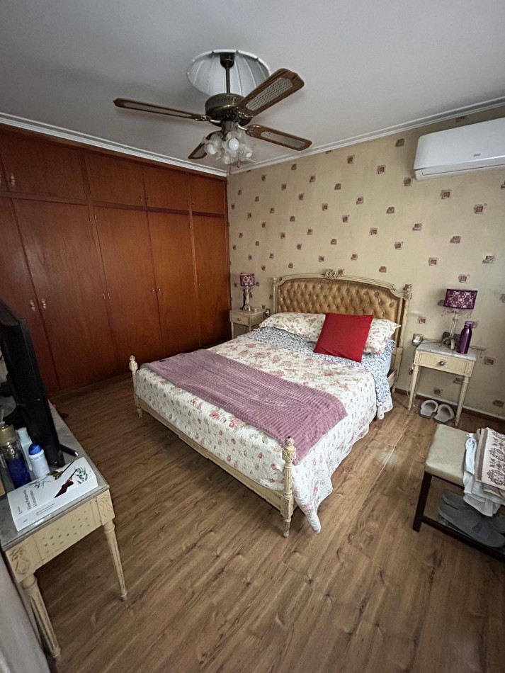 PH 4 AMBIENTES CON PATIO Y LOCAL. MACROCENTRO. APTO CREDITO