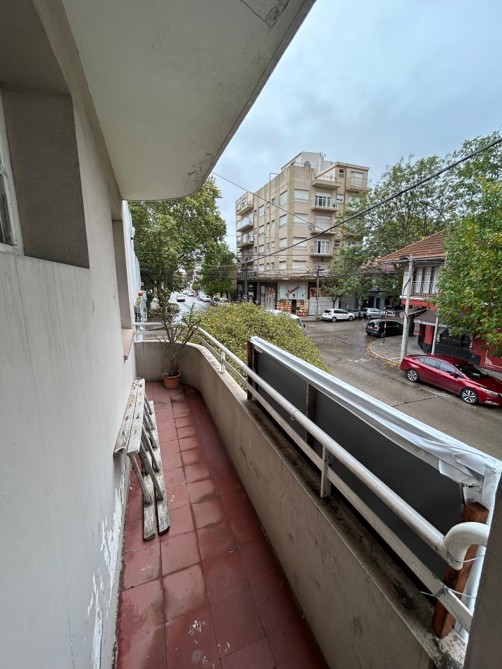 PH 4 AMBIENTES CON PATIO Y LOCAL. MACROCENTRO. APTO CREDITO