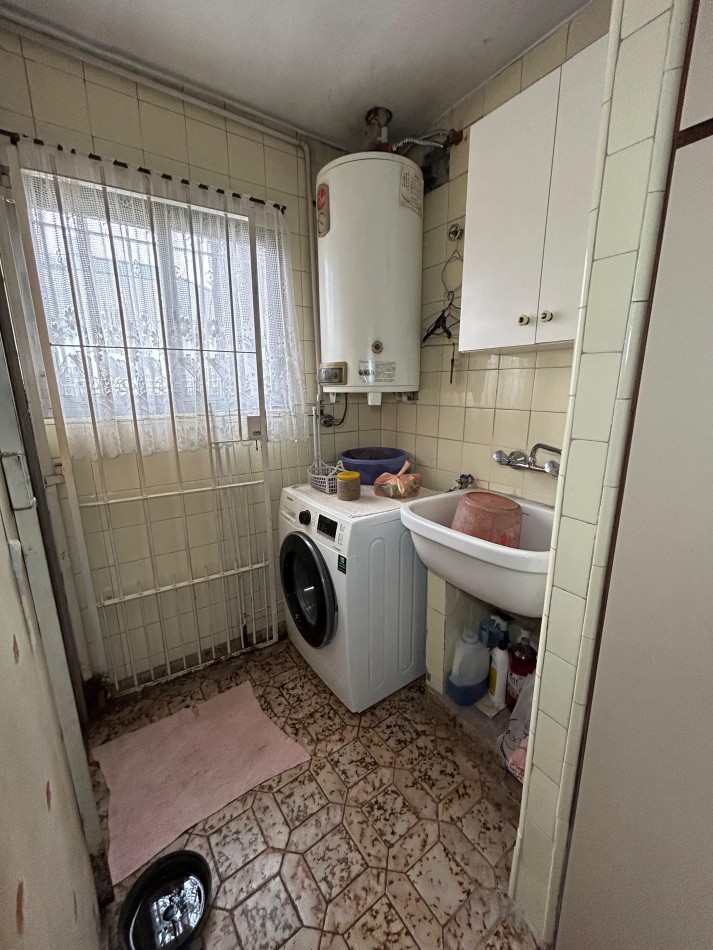 PH 4 AMBIENTES CON PATIO Y LOCAL. MACROCENTRO. APTO CREDITO