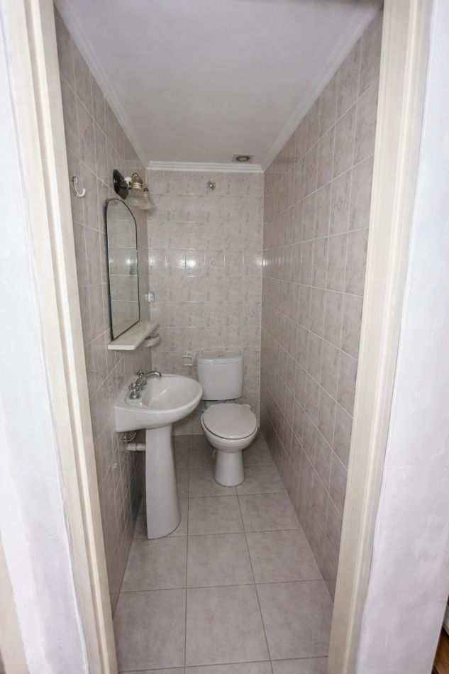 PH 4 AMBIENTES CON PATIO Y LOCAL. MACROCENTRO. APTO CREDITO