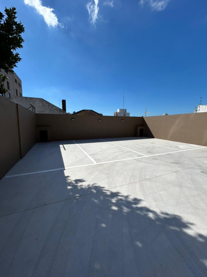 DEPARTAMENTO 2 AMBIENTES A ESTRENAR CON COCHERA. CHAUVIN