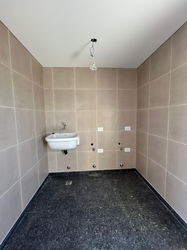 DEPARTAMENTO 2 AMBIENTES A ESTRENAR CON COCHERA. CHAUVIN