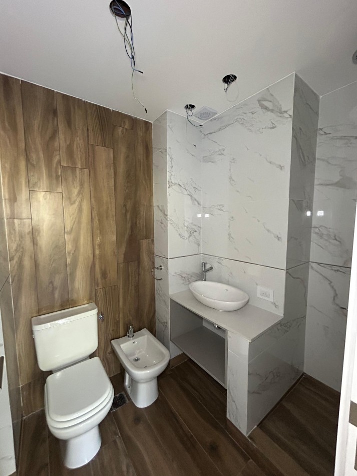 DEPARTAMENTO 2 AMBIENTES A ESTRENAR CON COCHERA. CHAUVIN