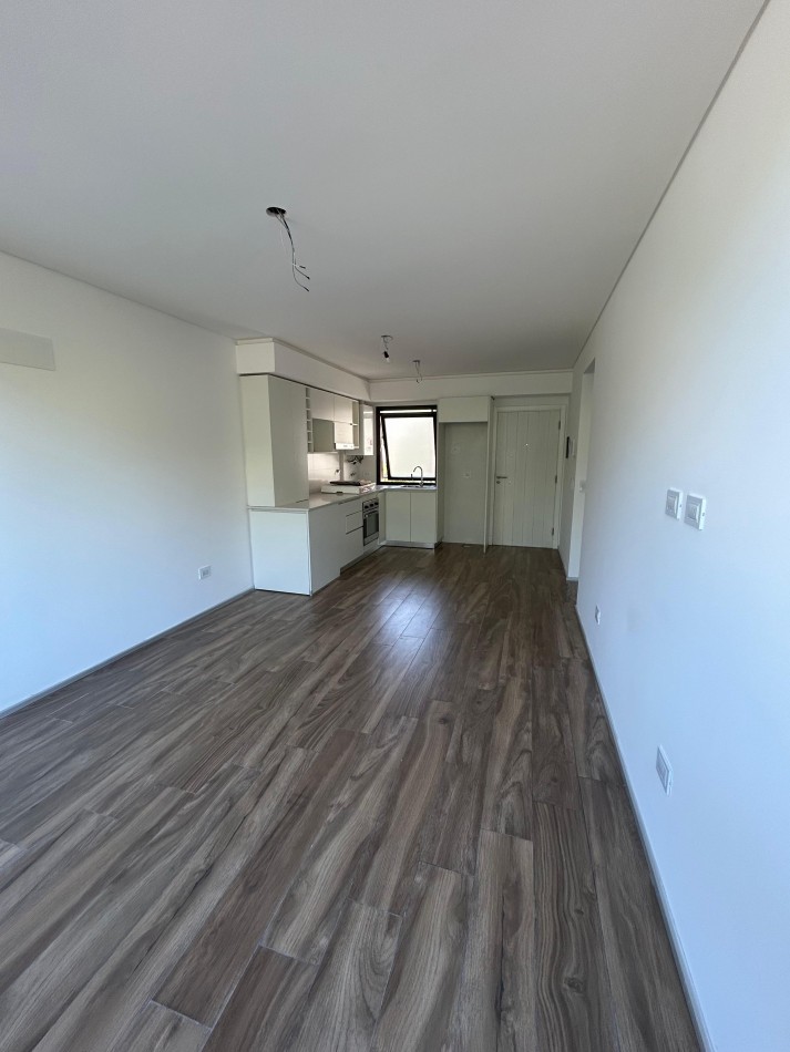 DEPARTAMENTO 2 AMBIENTES A ESTRENAR CON COCHERA. CHAUVIN